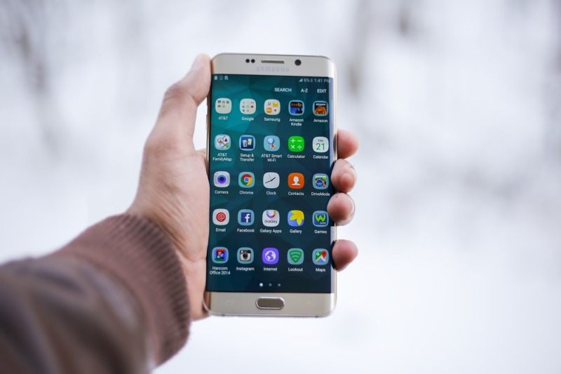 Czym kierować się przy wyborze etui na telefon? Na przykładzie Samsunga.